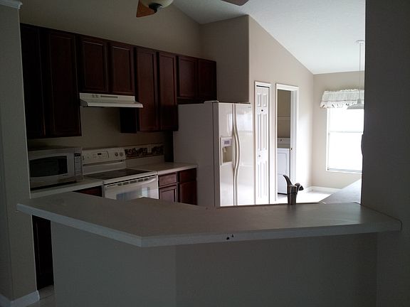3rd image of 19527 Glen Elm Way
