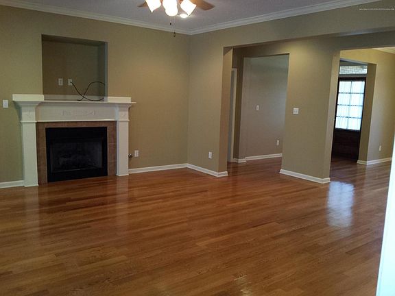 3rd image of 1775 Keenlan Dr W