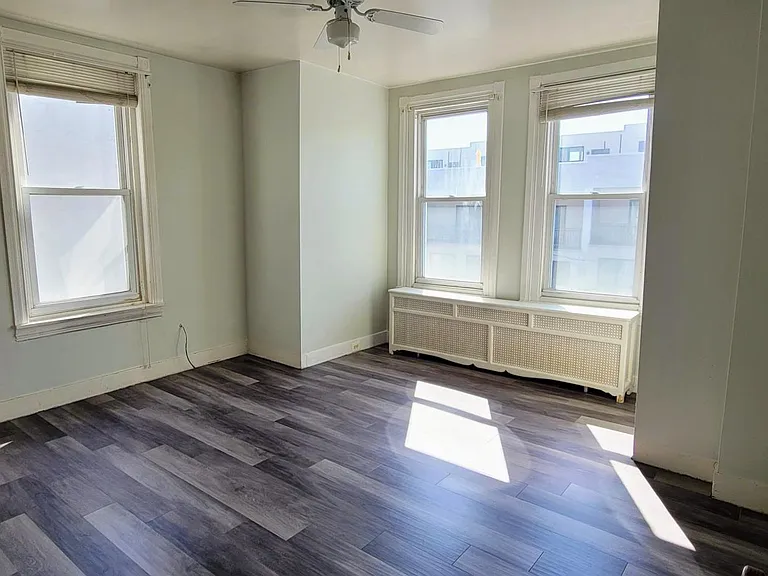 3834 Manayunk Ave — Photo 16