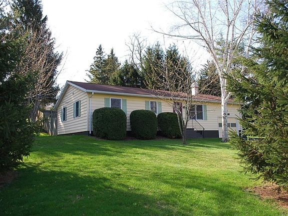 2nd image of 3 Hillcrest Dr