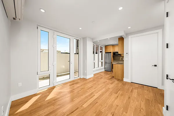 Rented by Nooklyn NYC LLC | media 73