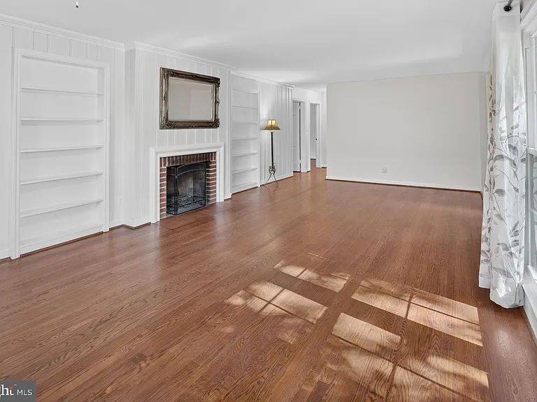 7803 Marbury Rd — Photo 8