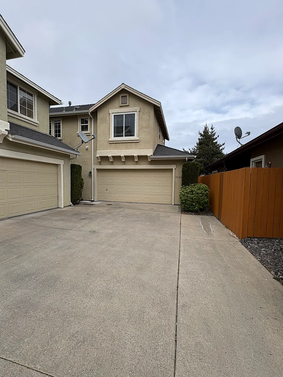 Building Photo - 5783 Golden Eagle Dr