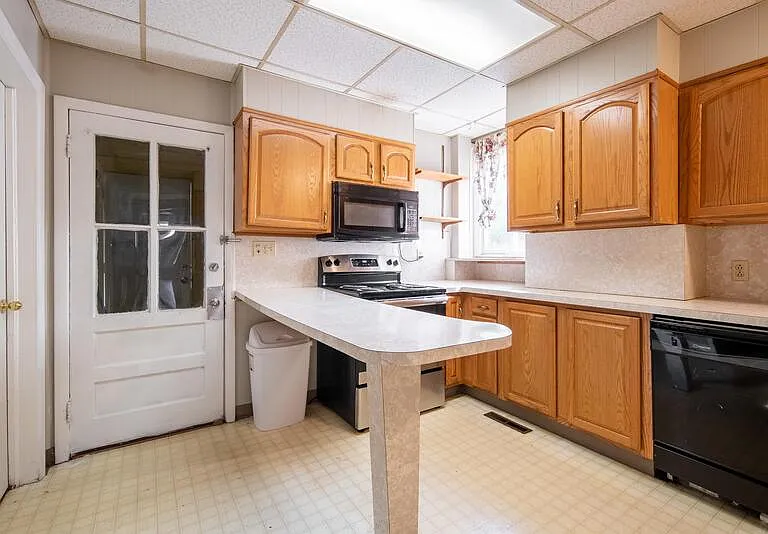 450 Yates St #2 — Photo 2