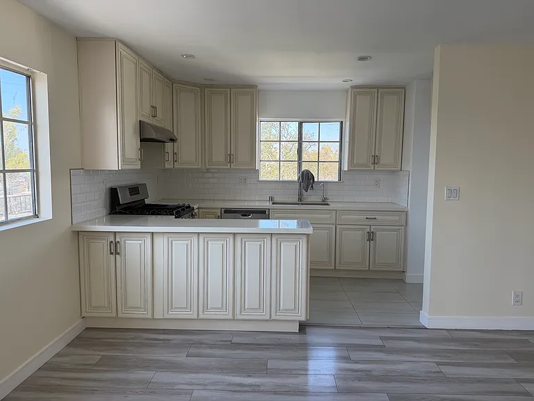 810 W Dryden St #6 — Photo 6