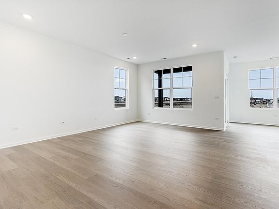 3rd image of 25439 W Alabaster Cir
