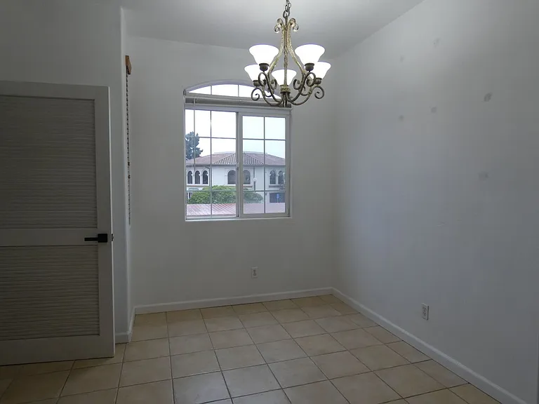 610 Sunrise Dr #2L — Photo 4