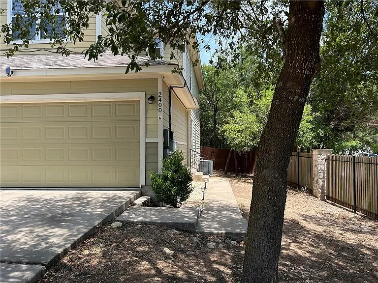 2400 Allred Dr #B — Photo 4