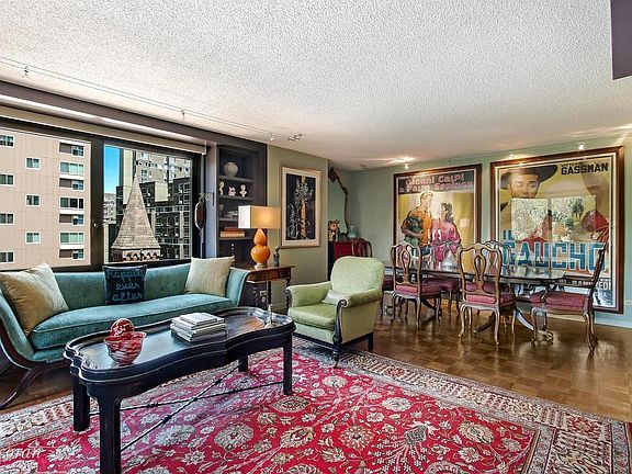 2nd image of 531 Main St APT 715