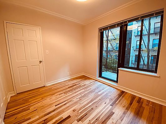 5th image of 219 E 84th St #5K