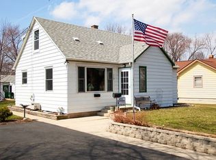 113 N Brown St, Genoa, IL 60135