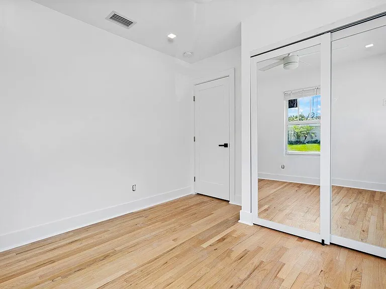 401 NE 2nd Ave #2 — Photo 17