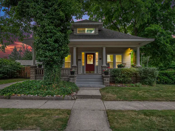 203 S Oak St, Buchanan, MI 49107