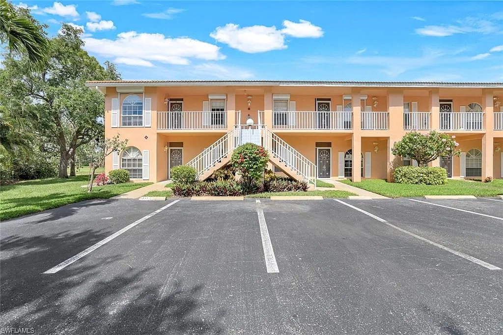 2 bed, 2.0 bath, 1249 sqft, $4,200 — Photo 1