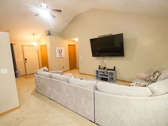 3rd image of 2344 NW 45th St