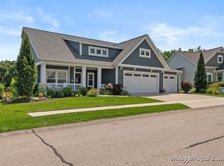 8256 Rose Ridge Dr NE, Rockford, MI 49341