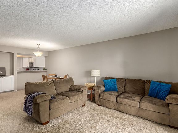3rd image of 10828 N Biltmore Dr APT 129