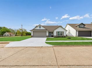 1125 E Cherry St, Cushing, OK 74023