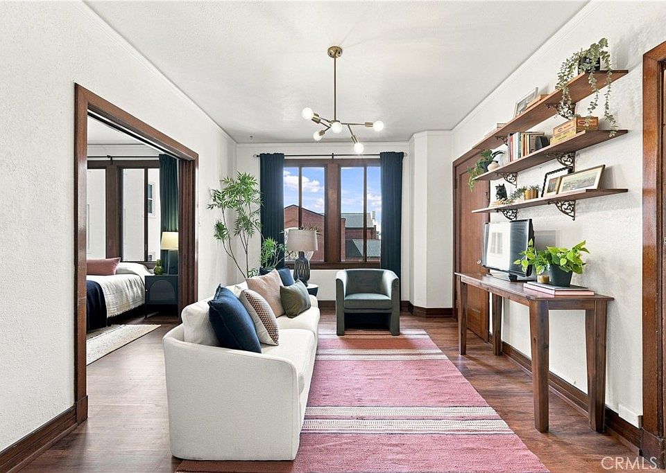 1st image of 315 W 3rd St Unit 401
