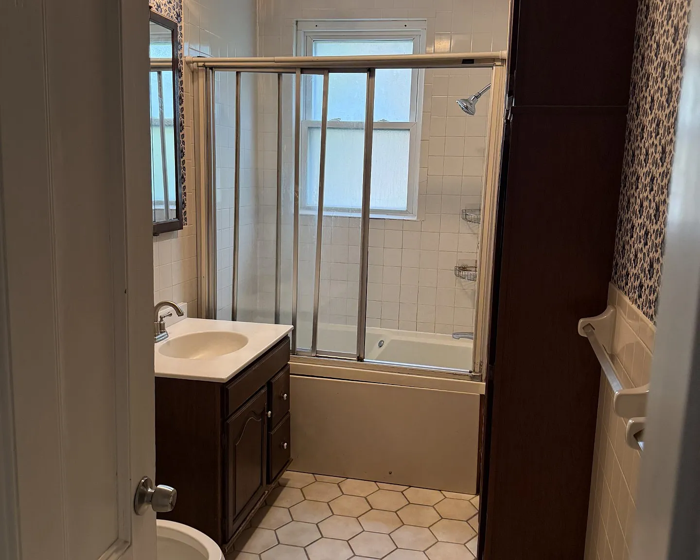 2 bed, 1000 sqft, $2,600 — Photo 3