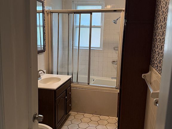 3rd image of 4 Berkeley St #2