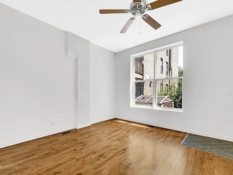 1524 N Western Ave — Photo 4