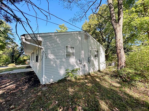 2nd image of 4064 Ponder Dr