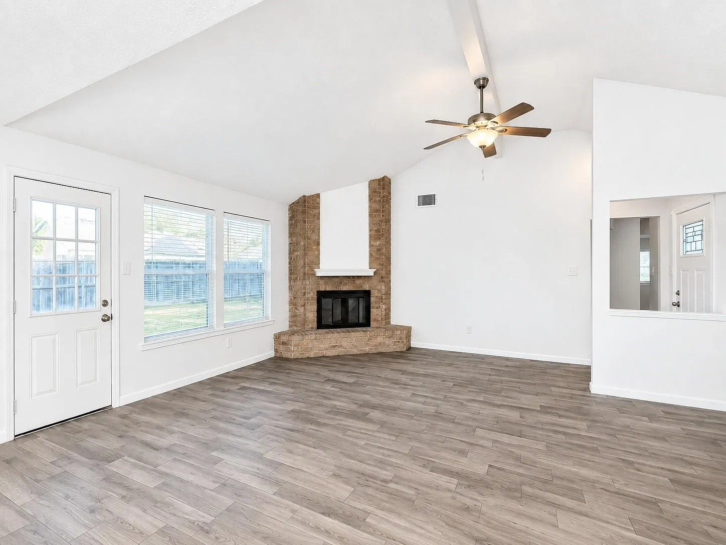 3 bed, 2.0 bath, 1608 sqft, $2,800 — Photo 4