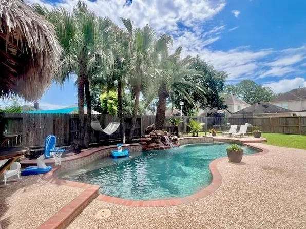 105 Laguna Pointe Dr, League City, TX 77573