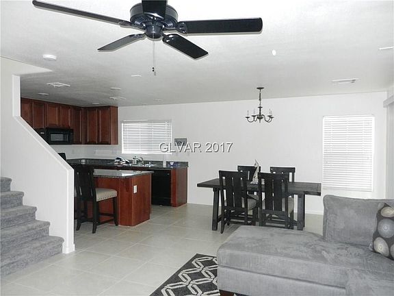 4th image of 554 Queensborough Ave