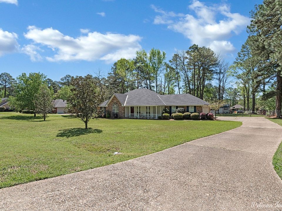 1st image of 8483 Woodstock Dr