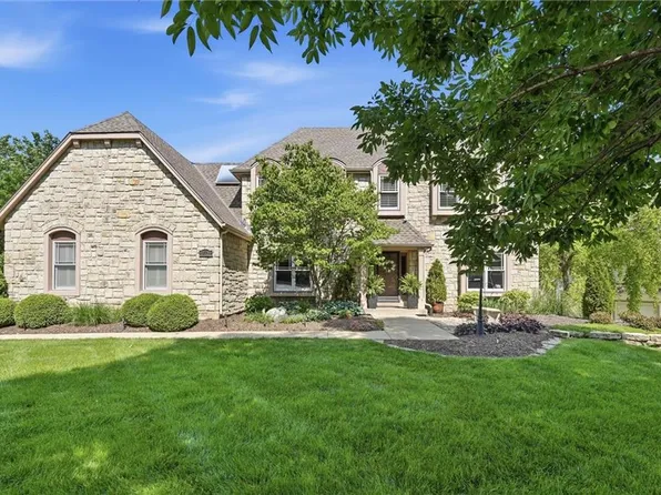 12724 Catalina St, Leawood, KS 66209