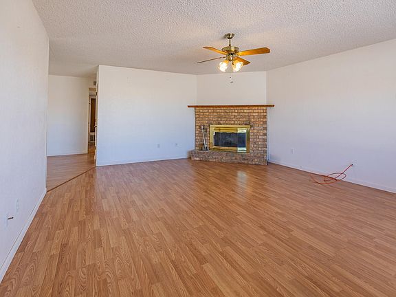 2nd image of 1204 Desert Dawn Dr
