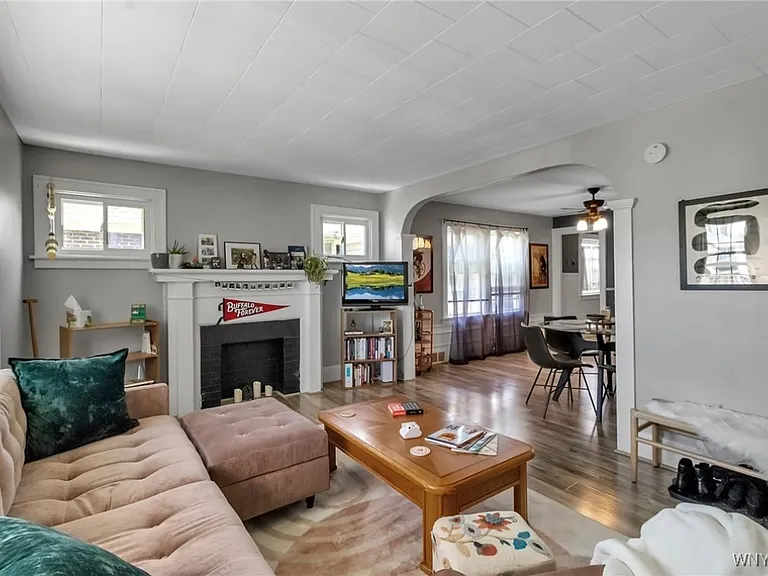 4 Avery Ave #2 — Photo 1