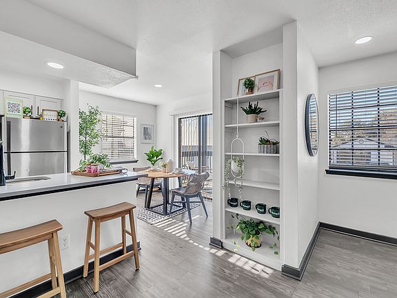 5th image of 900 Peques St #2B-2Ba-929Sqft