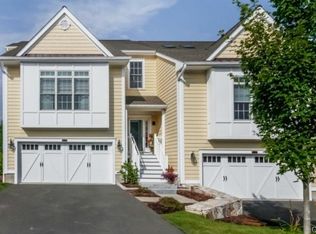 44 Great Heron Ln, Brookfield, CT 06804