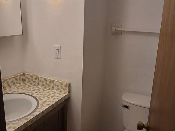 4th image of 9021 N Swan Rd
