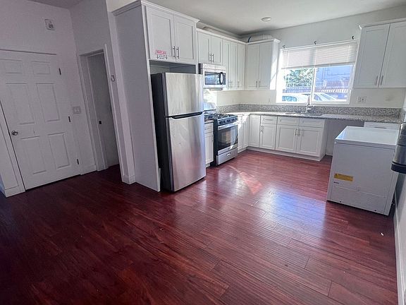 5th image of 437 N Fries Ave #4
