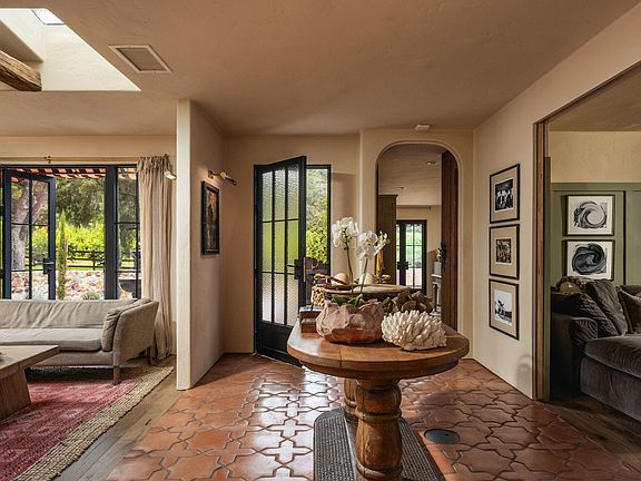 4th image of 10802 Oak Knoll Rd