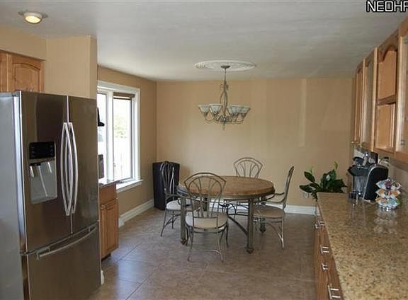 4th image of 471 Garden Valley Ct
