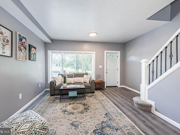 4th image of 2709 Chesterfield Ave