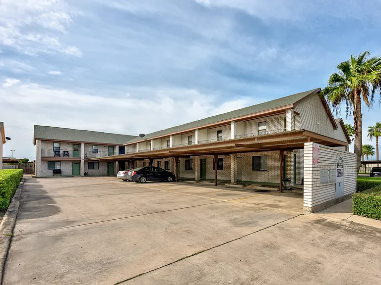 Las Violetas Apartments — Photo 1