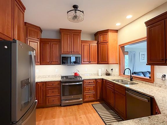 3rd image of 3916 ASHLAND AVENUE