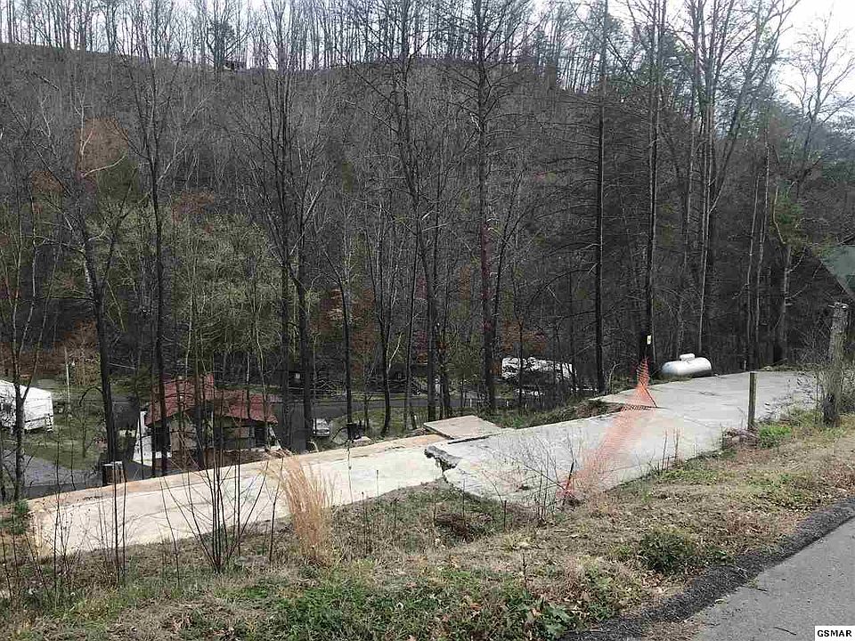 1st image of 406 Troy Dr