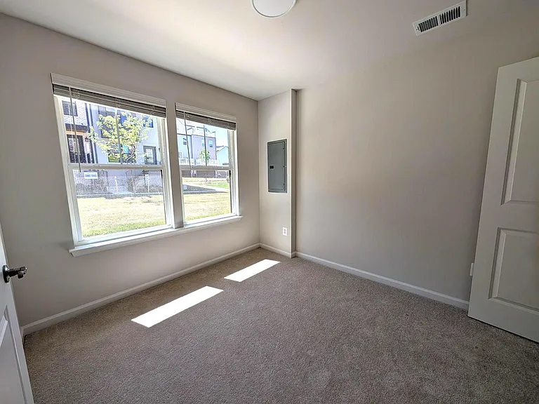 3413 Whippitt Way — Photo 9