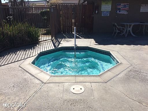 2nd image of 957 Willow Ave