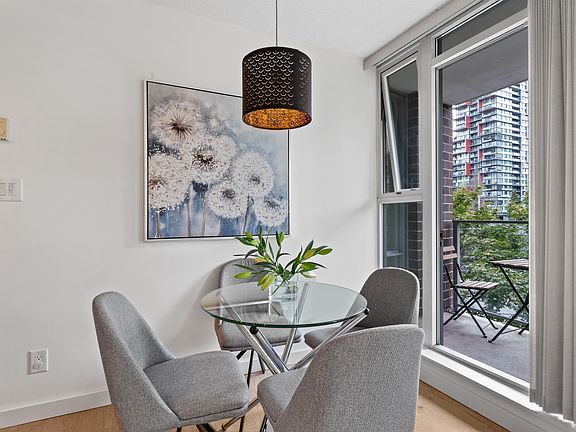 4th image of 550 Pacific St #507