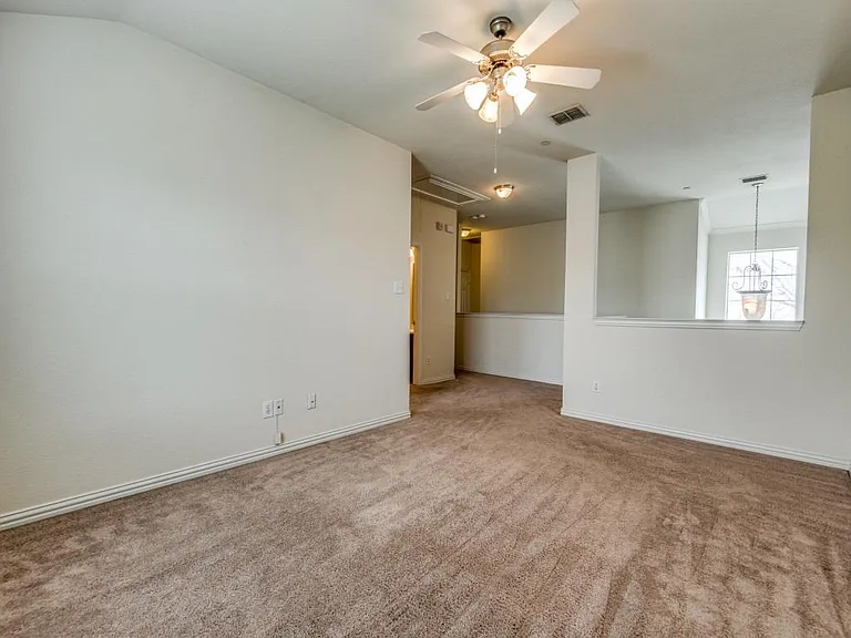 8735 Manhattan Ave — Photo 6