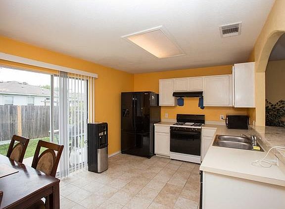 4th image of 17121 Ardisia Dr