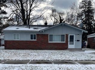 25433 Norfolk St, Dearborn Heights, MI 48125